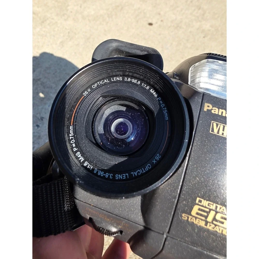 Panasonic Palmcorder PV-D209 VHS-C Camcorder 26x Optical Zoom Digital EIS Gray